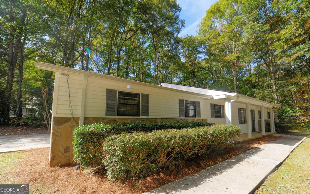 125 Brooks DR Tyrone, GA 30290