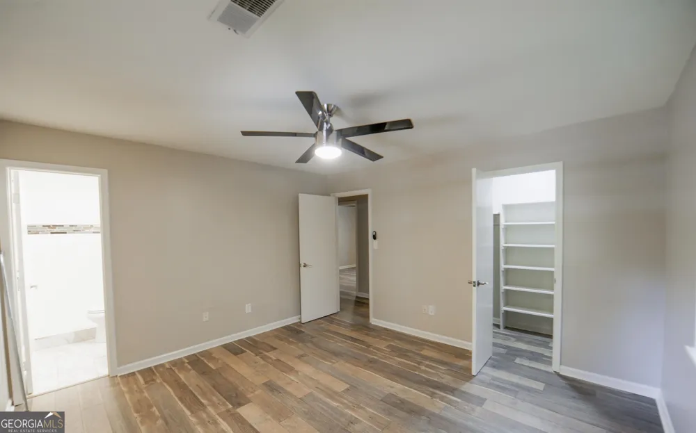 125 Brooks DR Tyrone, GA 30290