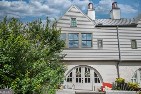 495 Juniper LN