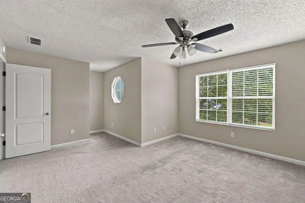 1428 Box CIR Winder, GA 30680