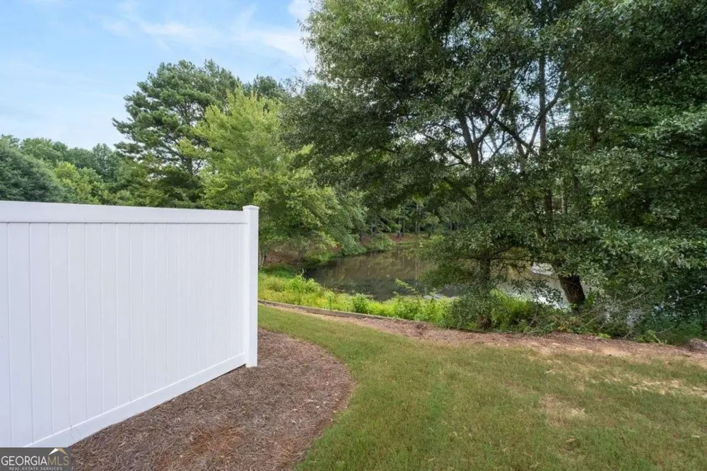 1428 Box CIR Winder, GA 30680