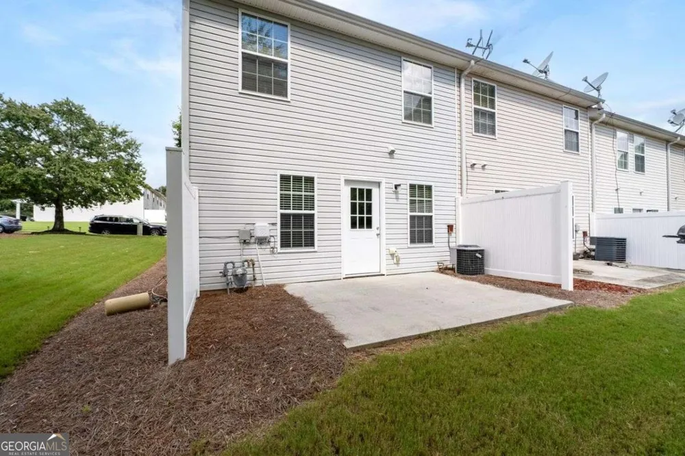 1428 Box CIR Winder, GA 30680