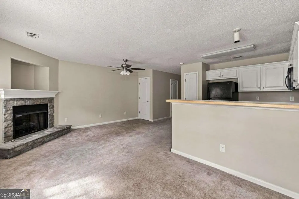 1428 Box CIR Winder, GA 30680