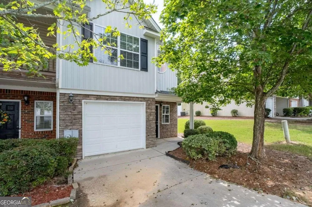 1428 Box CIR Winder, GA 30680
