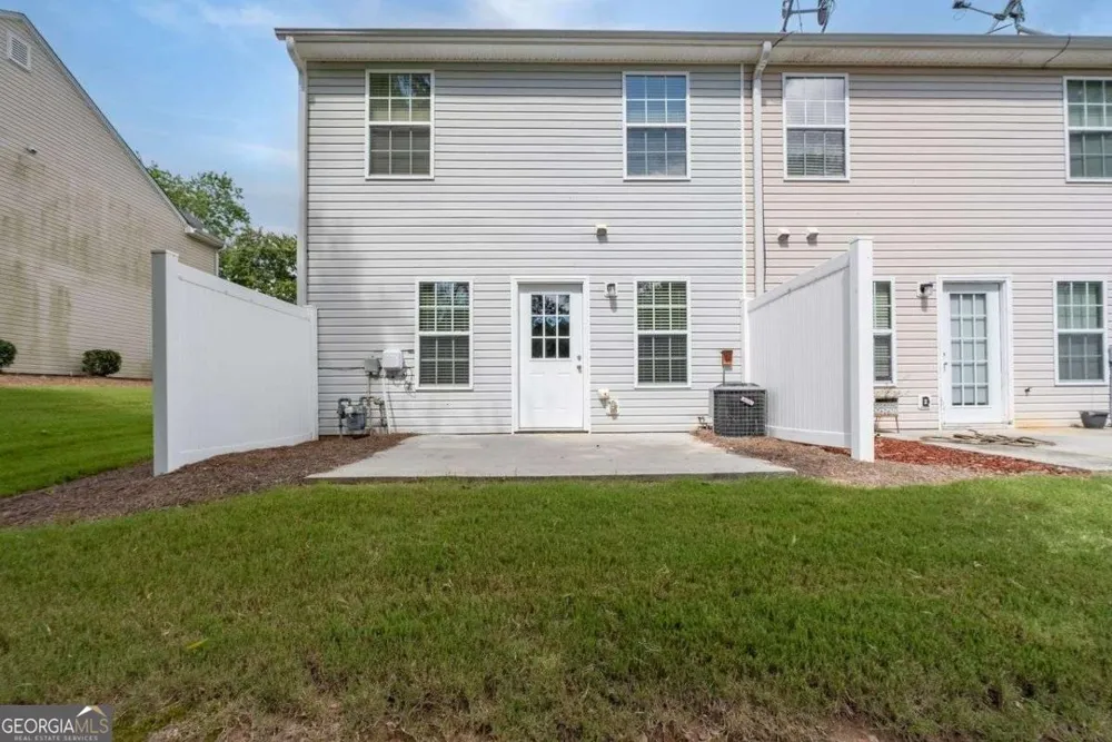 1428 Box CIR Winder, GA 30680