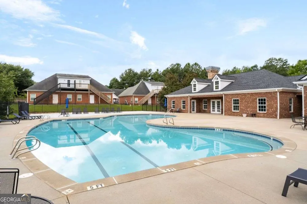 1428 Box CIR Winder, GA 30680