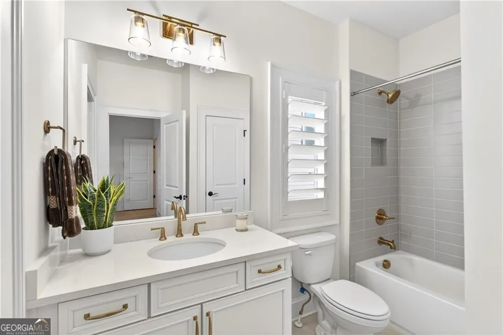 4040 Connolly CT Roswell, GA 30075