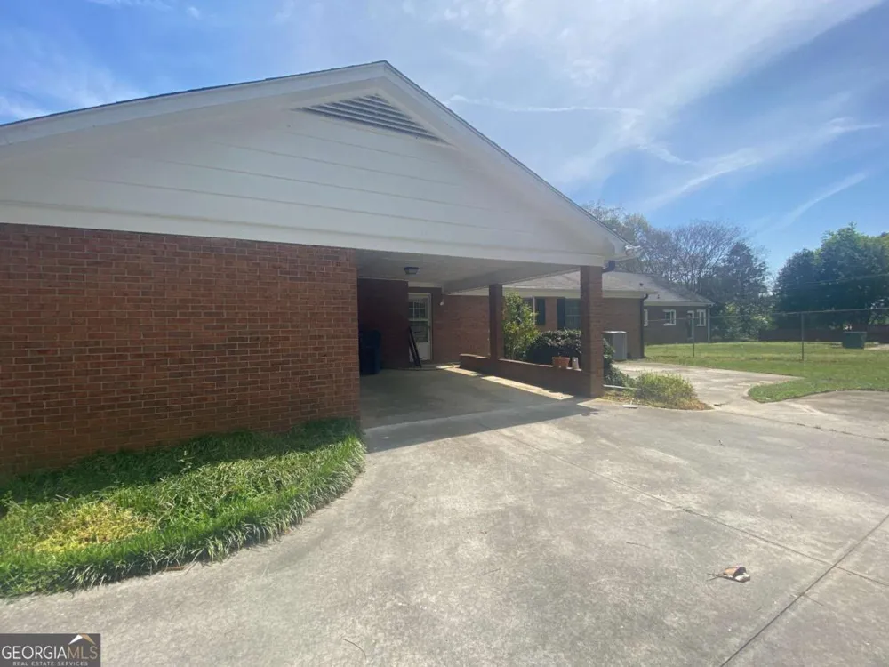 548 Athens ST Hartwell, GA 30643