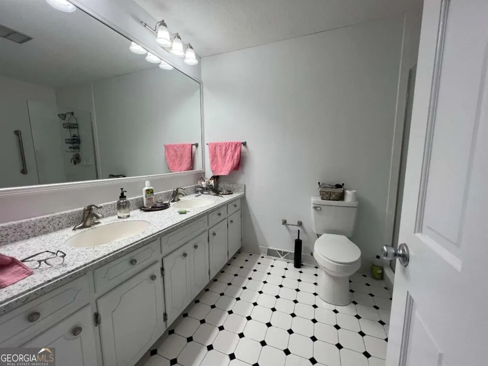 548 Athens ST Hartwell, GA 30643