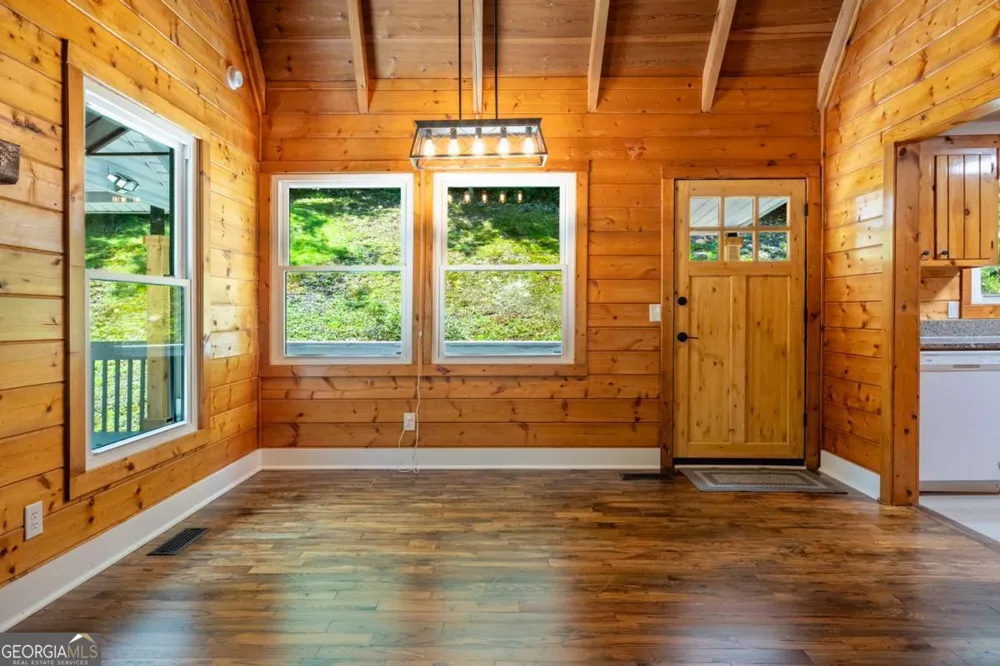 225 Cherokee CIR Ellijay, GA 30536