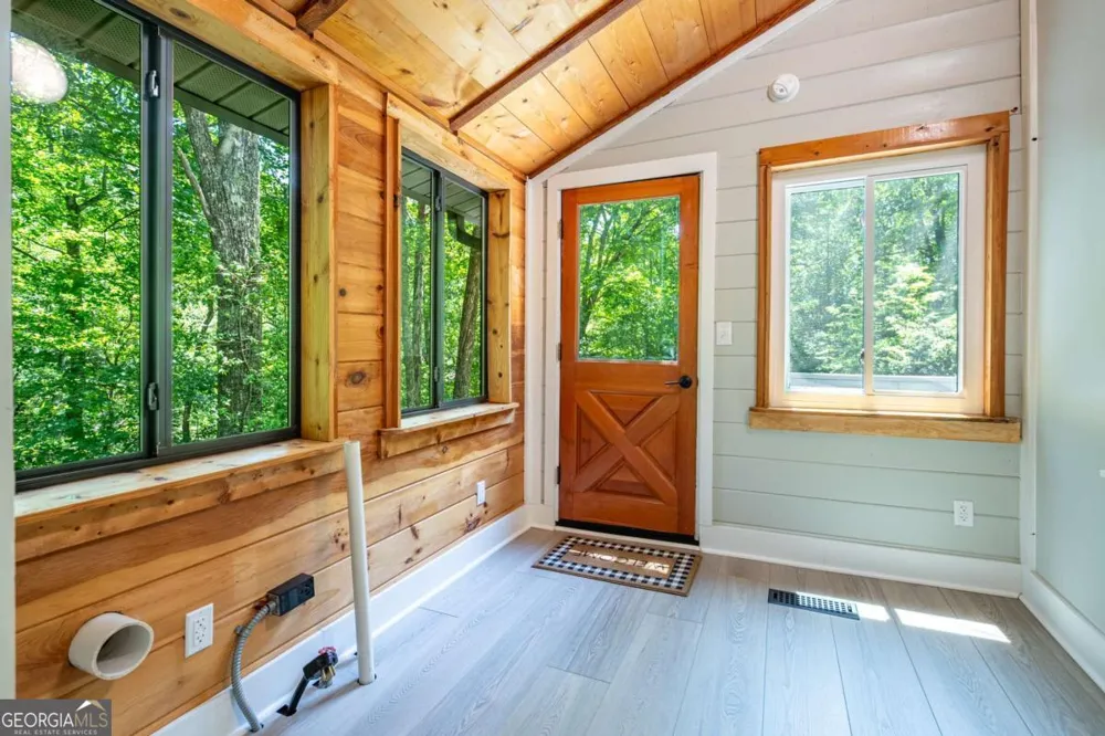 225 Cherokee CIR Ellijay, GA 30536
