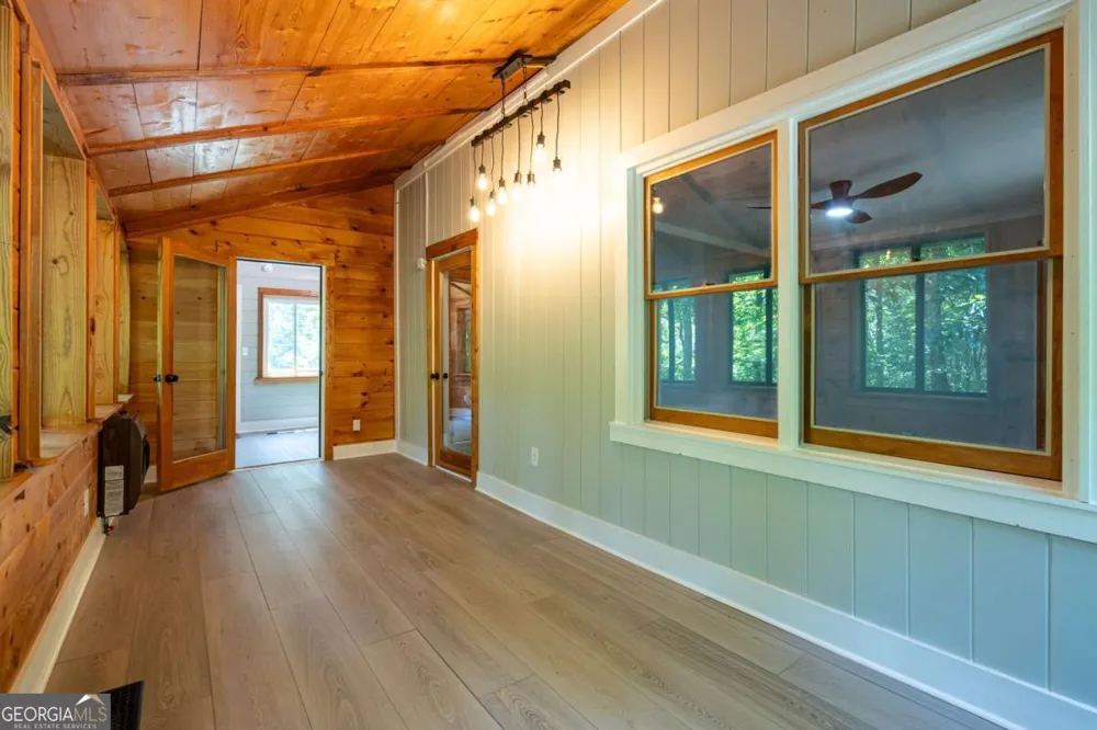 225 Cherokee CIR Ellijay, GA 30536