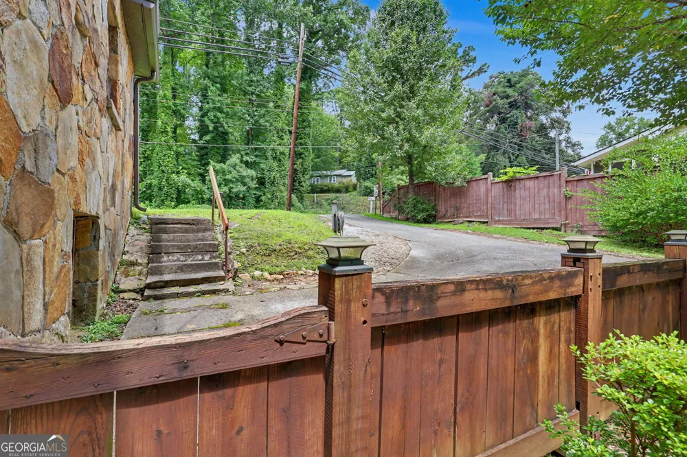 681 Old 441 S Clayton, GA 30525