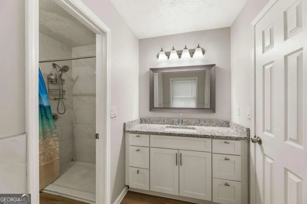 1731 Rose Garden LN Loganville, GA 30052