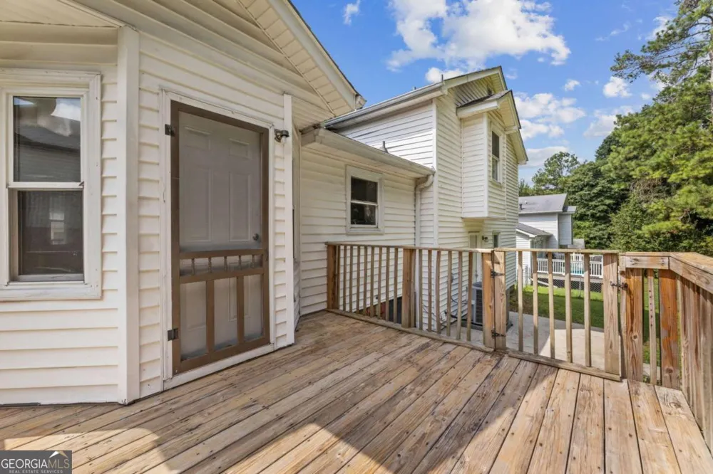1731 Rose Garden LN Loganville, GA 30052