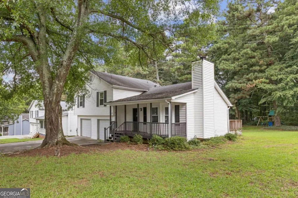 1731 Rose Garden LN Loganville, GA 30052