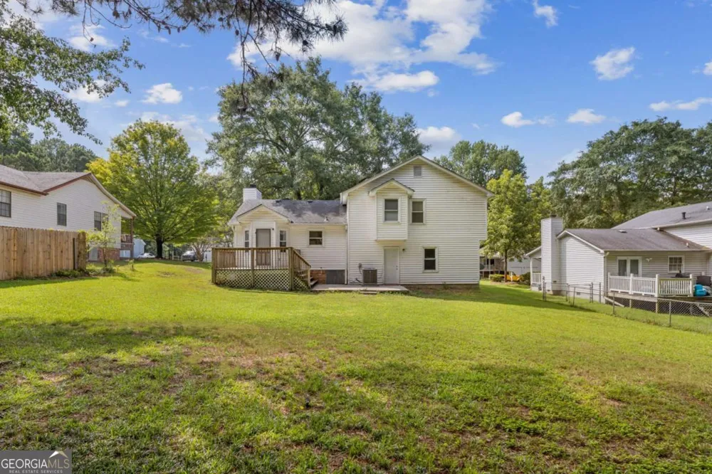 1731 Rose Garden LN Loganville, GA 30052