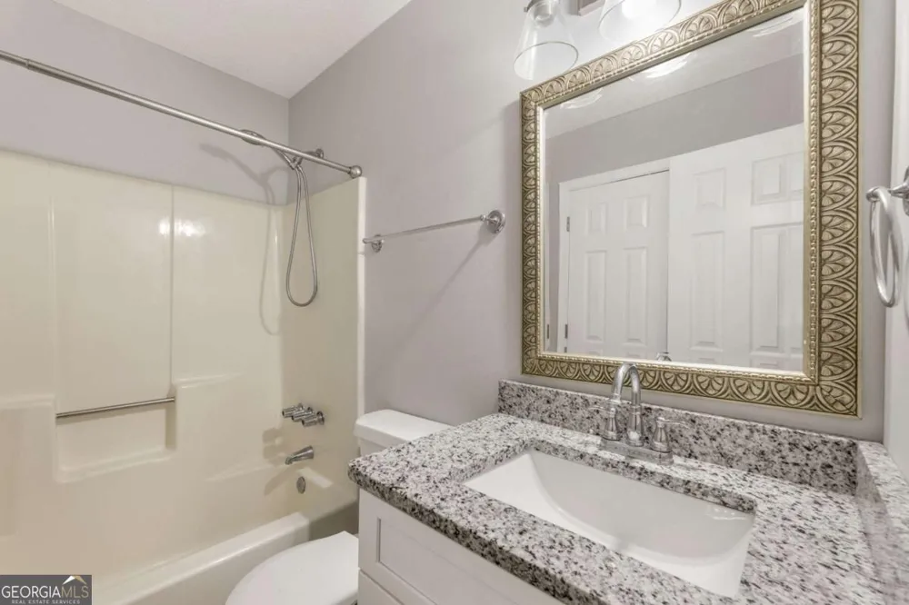 1731 Rose Garden LN Loganville, GA 30052
