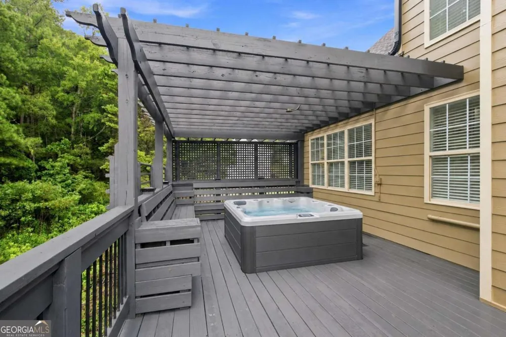 6034 Silver Lace LN NW Acworth, GA 30101
