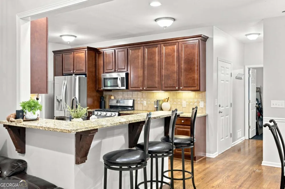 6034 Silver Lace LN NW Acworth, GA 30101