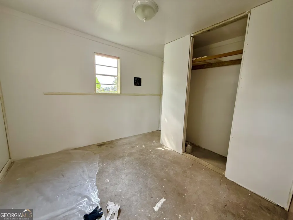 31 Currie ST Hazlehurst, GA 31539