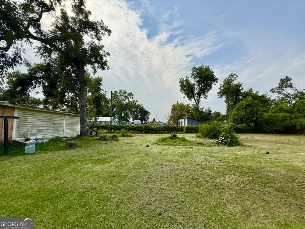 31 Currie ST Hazlehurst, GA 31539