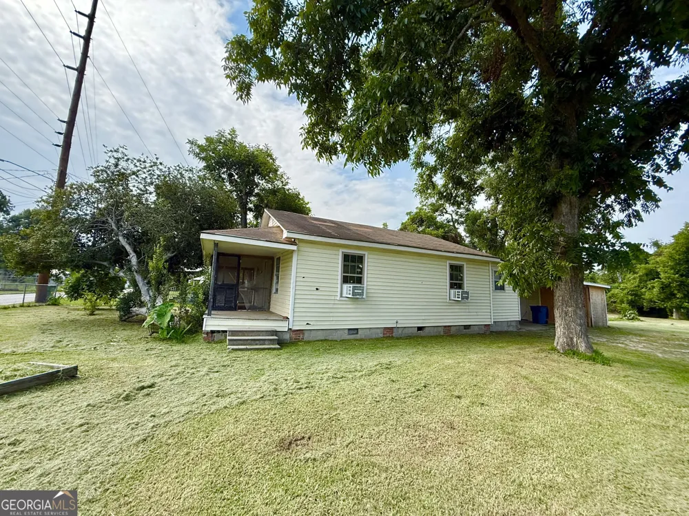 31 Currie ST Hazlehurst, GA 31539