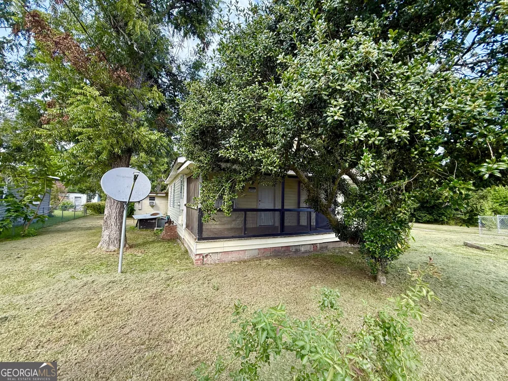 31 Currie ST Hazlehurst, GA 31539