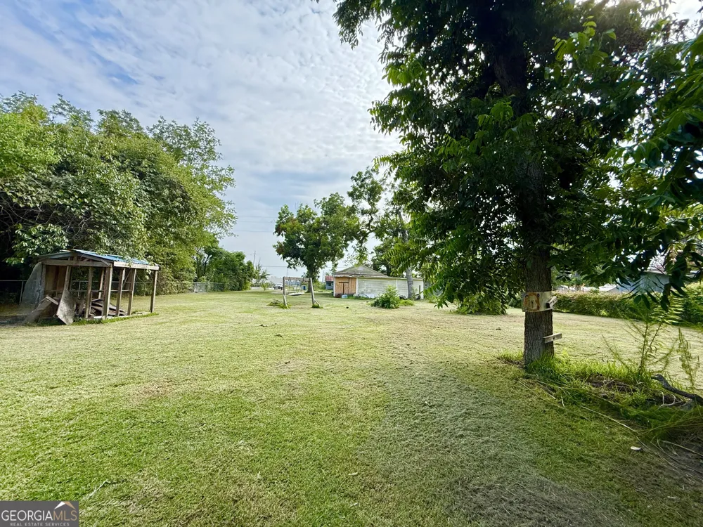 31 Currie ST Hazlehurst, GA 31539