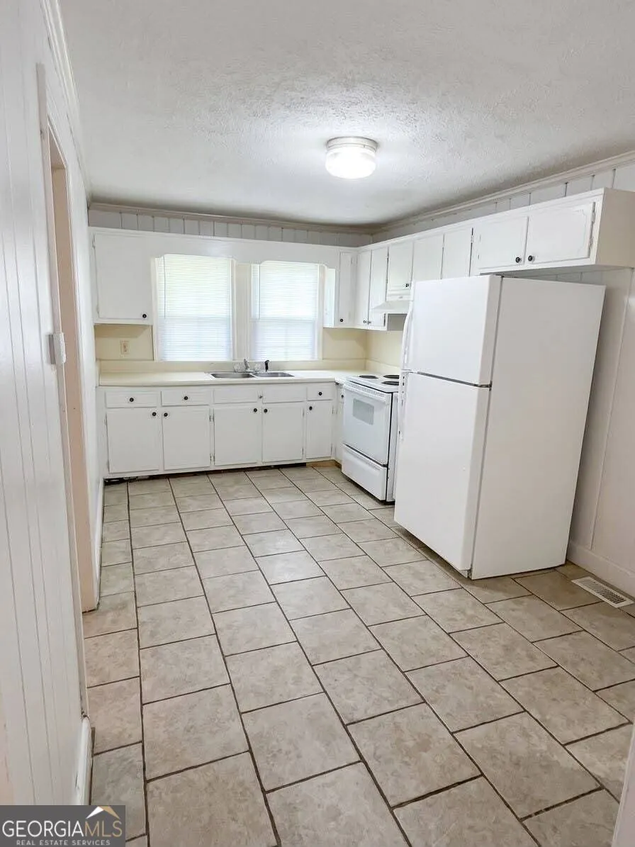 6057 Hill ST Douglasville, GA 30134