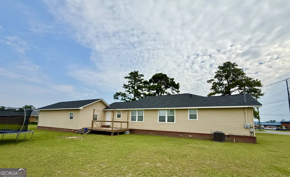 58 Burketts Ferry RD Hazlehurst, GA 31539
