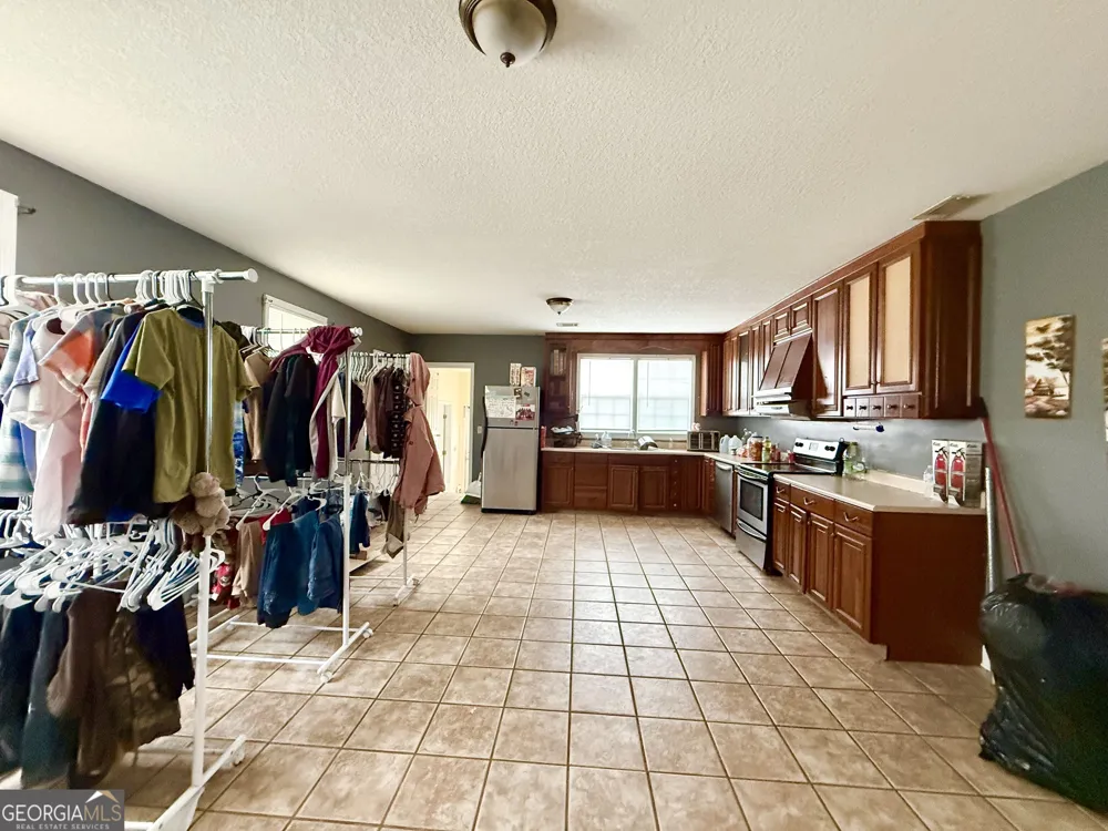 58 Burketts Ferry RD Hazlehurst, GA 31539