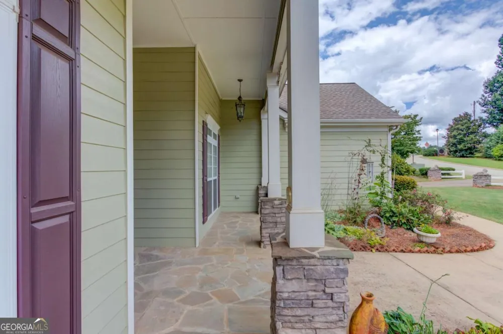42 Dumar LN Hoschton, GA 30548