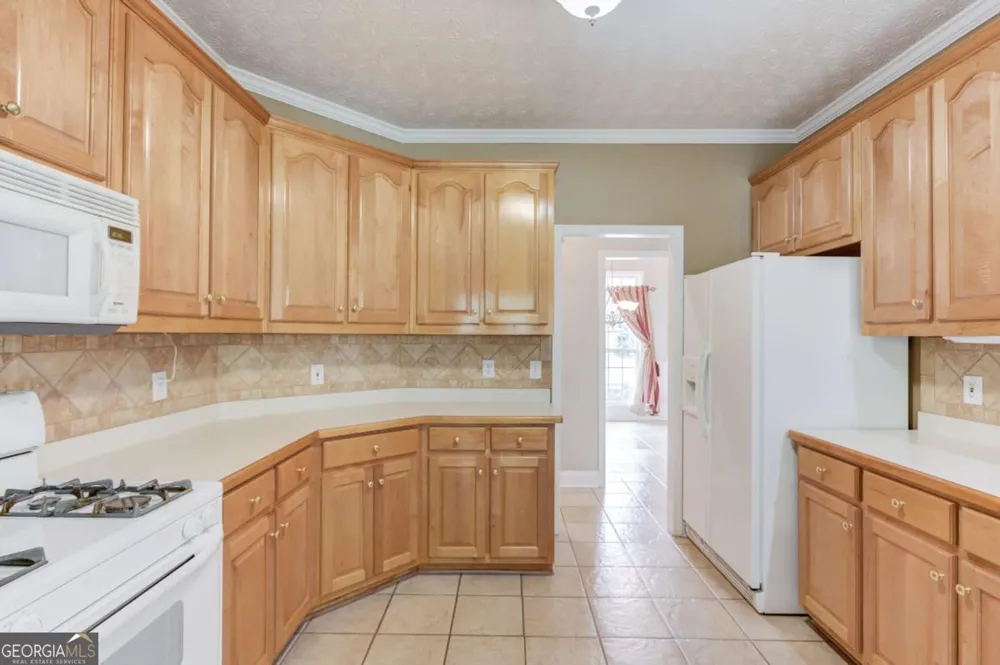 42 Dumar LN Hoschton, GA 30548