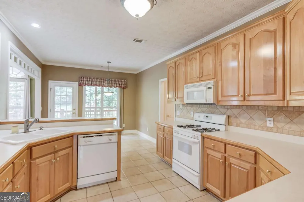 42 Dumar LN Hoschton, GA 30548