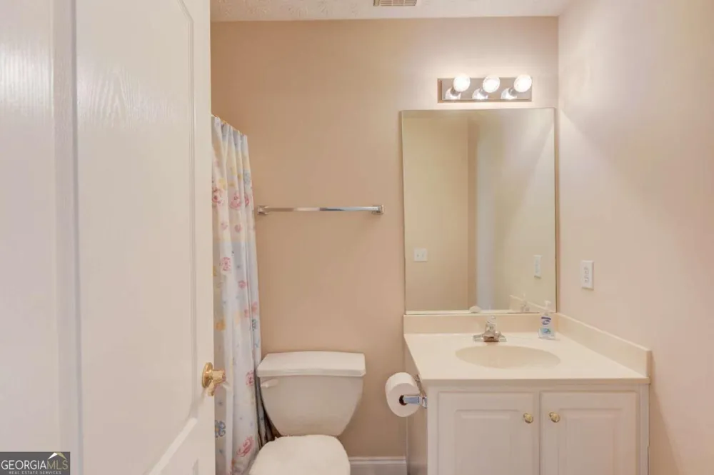 42 Dumar LN Hoschton, GA 30548