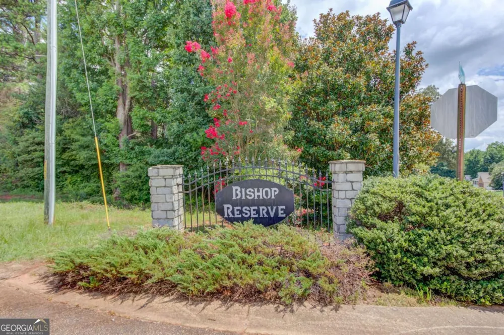 42 Dumar LN Hoschton, GA 30548
