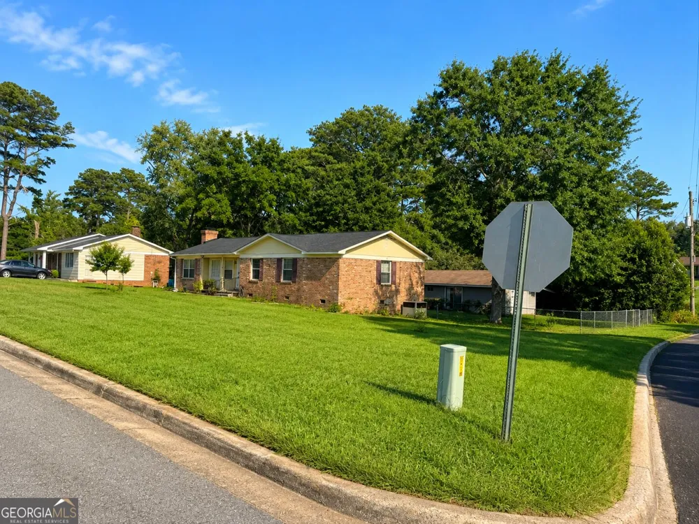 301 Sharon DR Americus, GA 31709