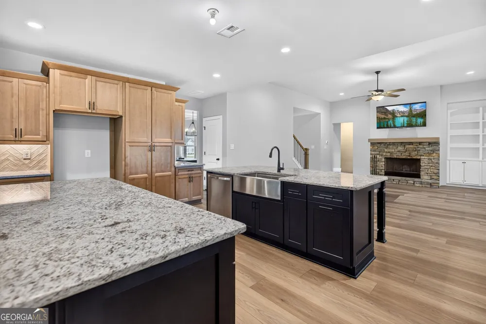 5 Tea House LN Newnan, GA 30263