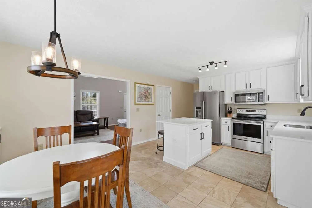 134 Nicholson LN Talking Rock, GA 30175
