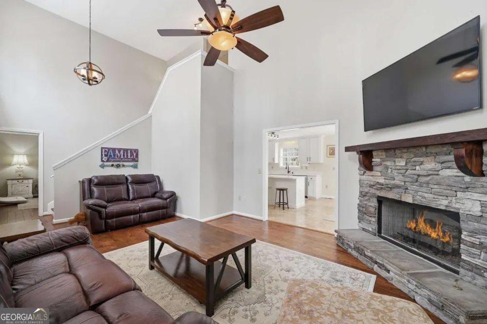 134 Nicholson LN Talking Rock, GA 30175