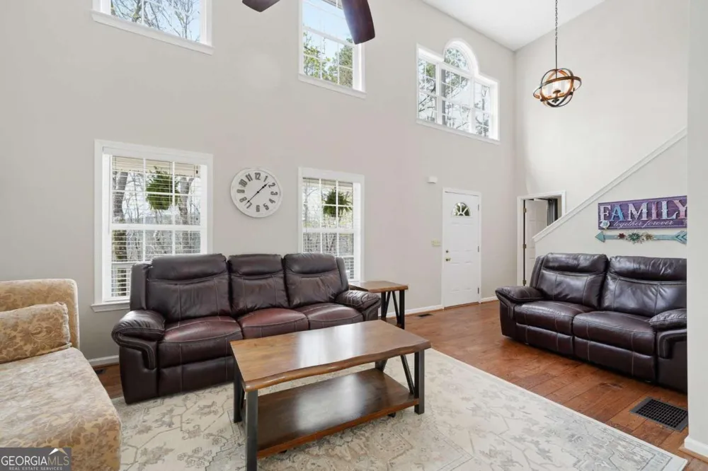 134 Nicholson LN Talking Rock, GA 30175