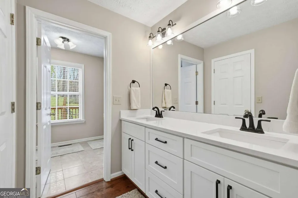 134 Nicholson LN Talking Rock, GA 30175