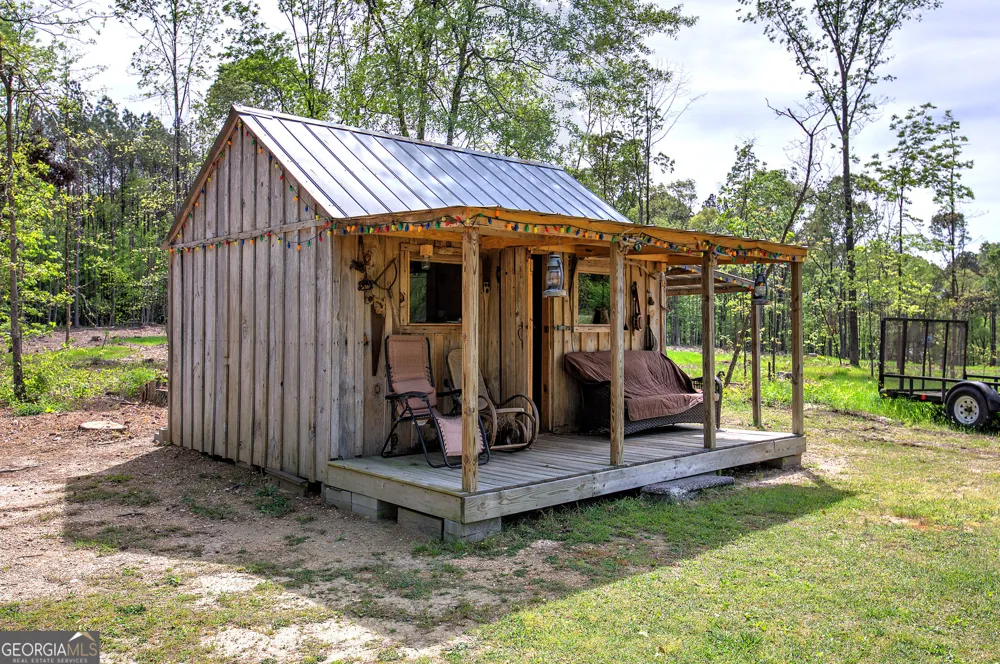 452 Terry White RD Aragon, GA 30104