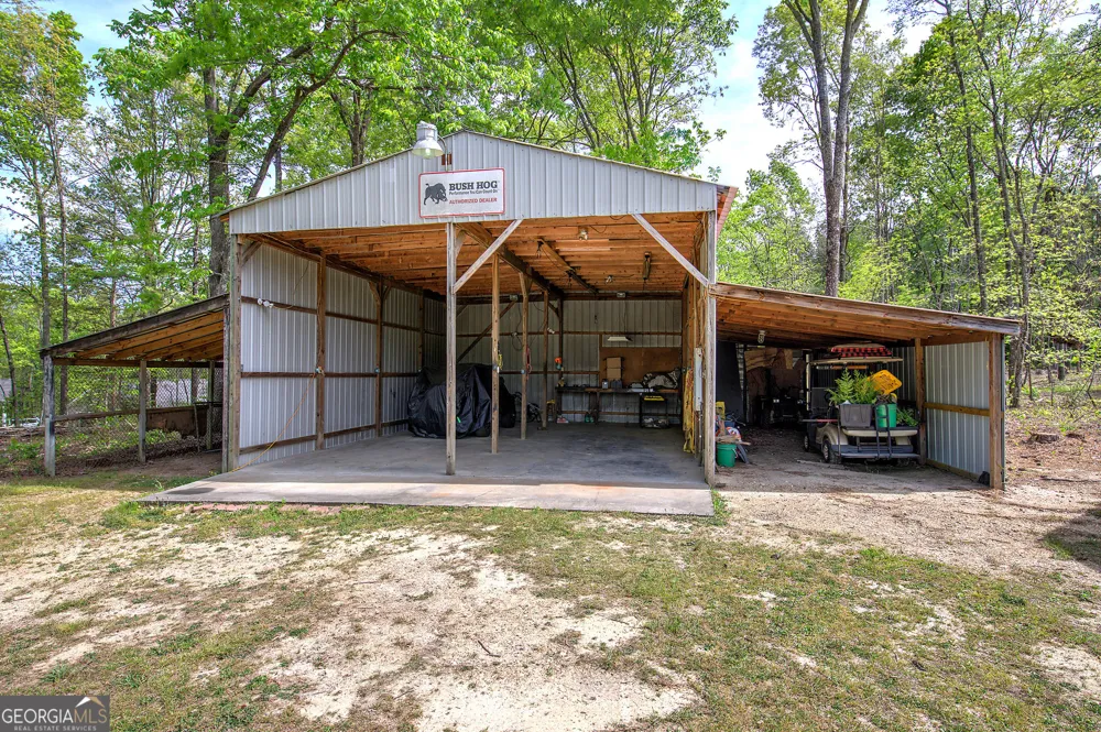 452 Terry White RD Aragon, GA 30104