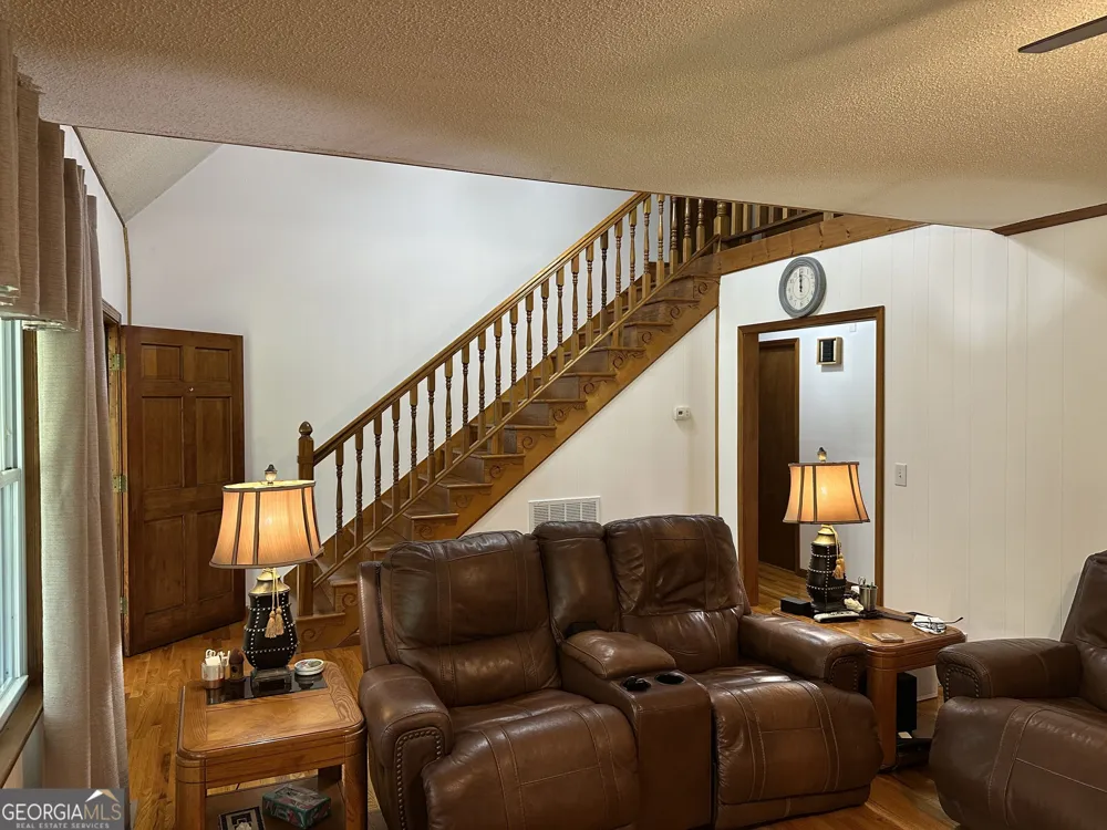 452 Terry White RD Aragon, GA 30104