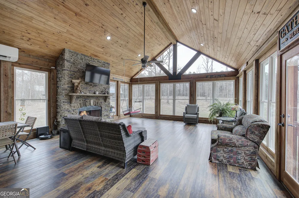 452 Terry White RD Aragon, GA 30104