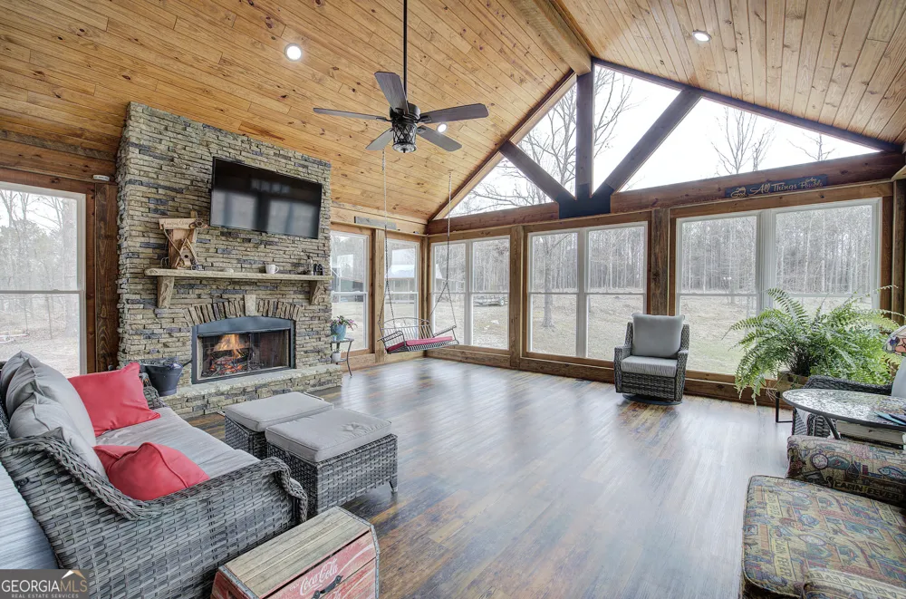 452 Terry White RD Aragon, GA 30104