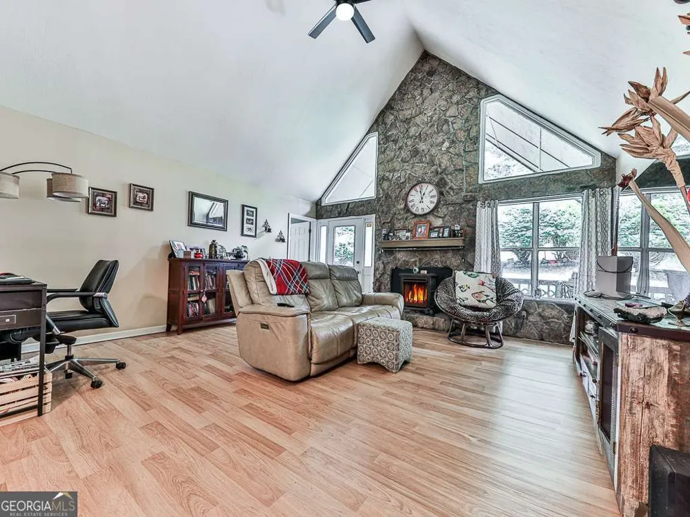 314 Spring CRK Blairsville, GA 30512