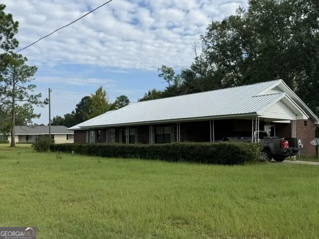 44 Hilltop DR Lumber City, GA 31549